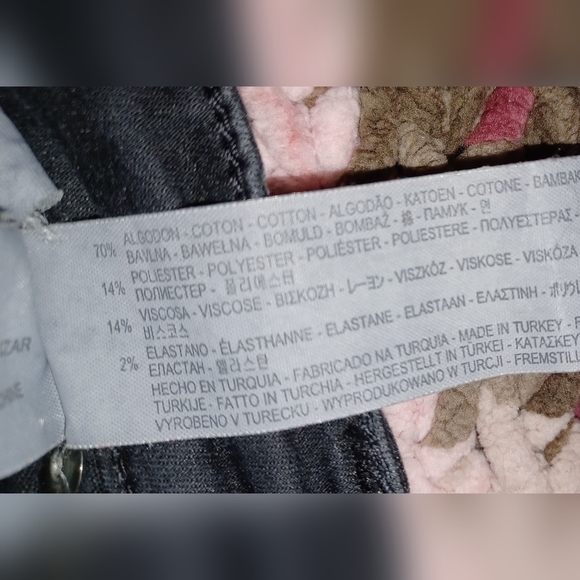 A Zara Woman Medium Rise Slim Fit Jeans - Picture 12 of 12